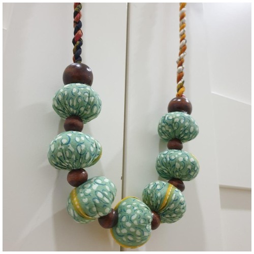 Kalung batik