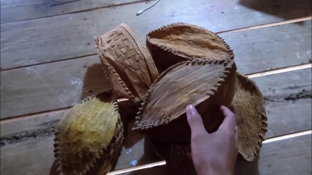 Kerajinan Peci Serat Kayu